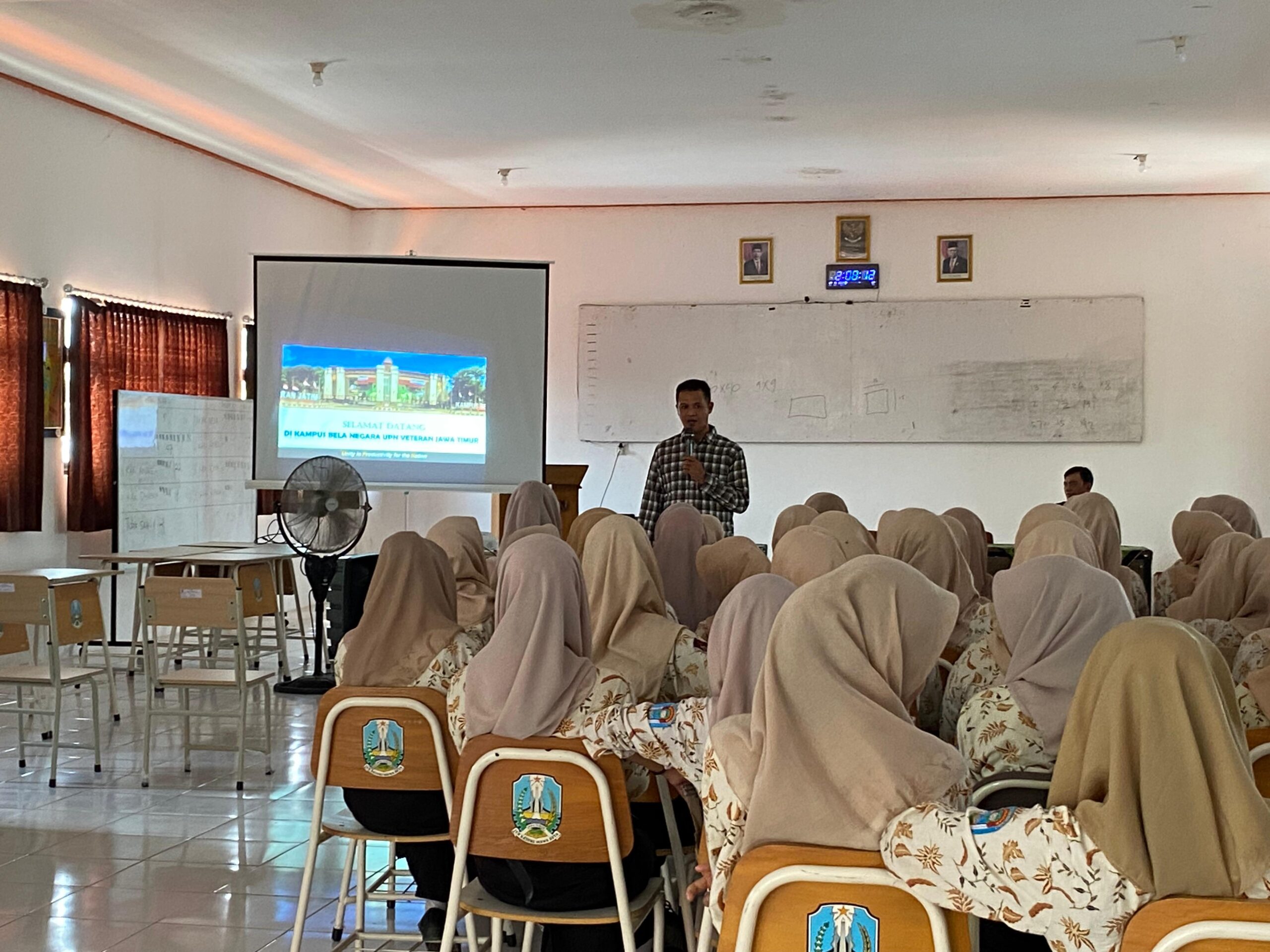 Prodi Ekonomi Pembangunan UPN Veteran Jatim Gencarkan Promosi Pendidikan Tinggi di Berbagai Sekolah